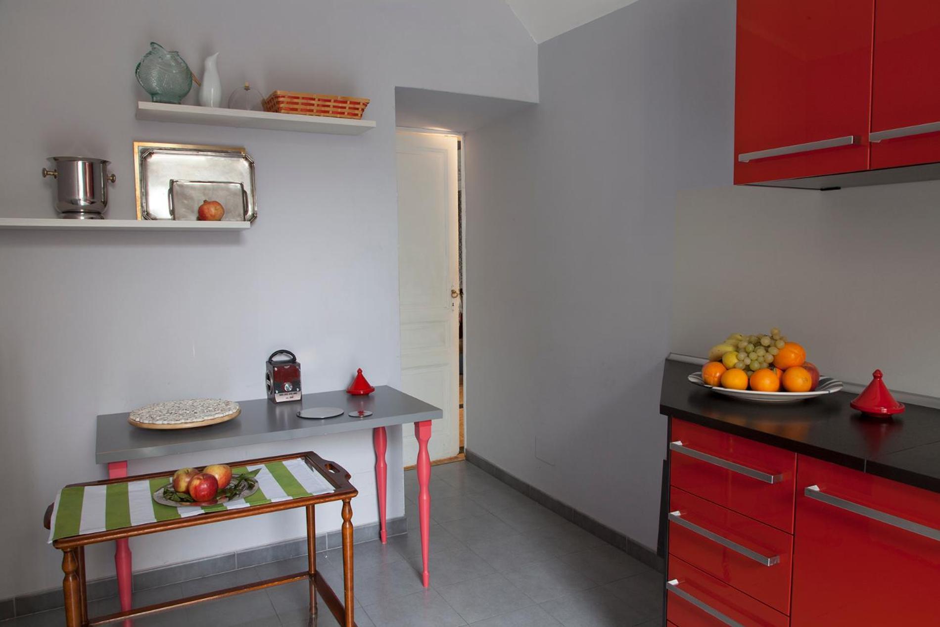 Five-Bedroom Deluxe Apartment