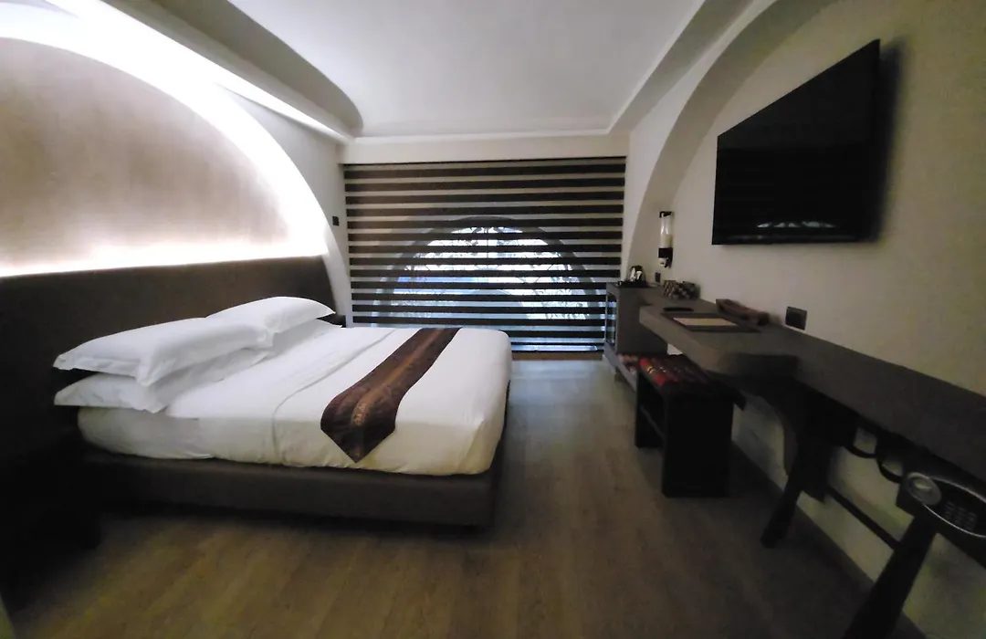 Arcadian Suite&Rooms-1